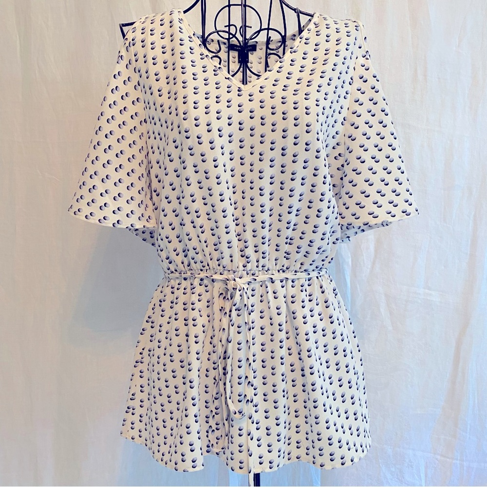 Ann Taylor cold shoulder dress blouse size XS. Beautiful blue/white dot